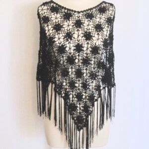 Vintage Lace Crochet Capelet/Shawl with fringe